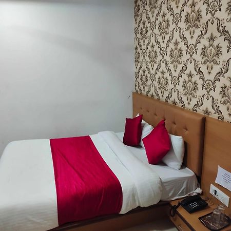 Hotel Globle Вадодара Экстерьер фото