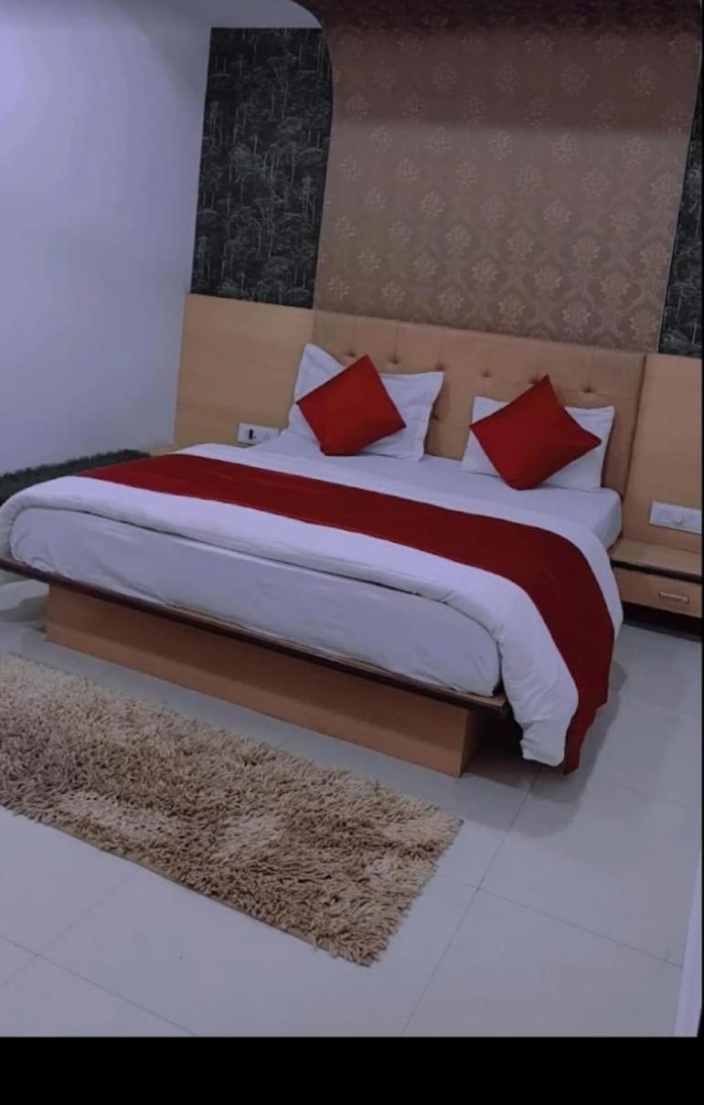 Hotel Globle Вадодара Экстерьер фото