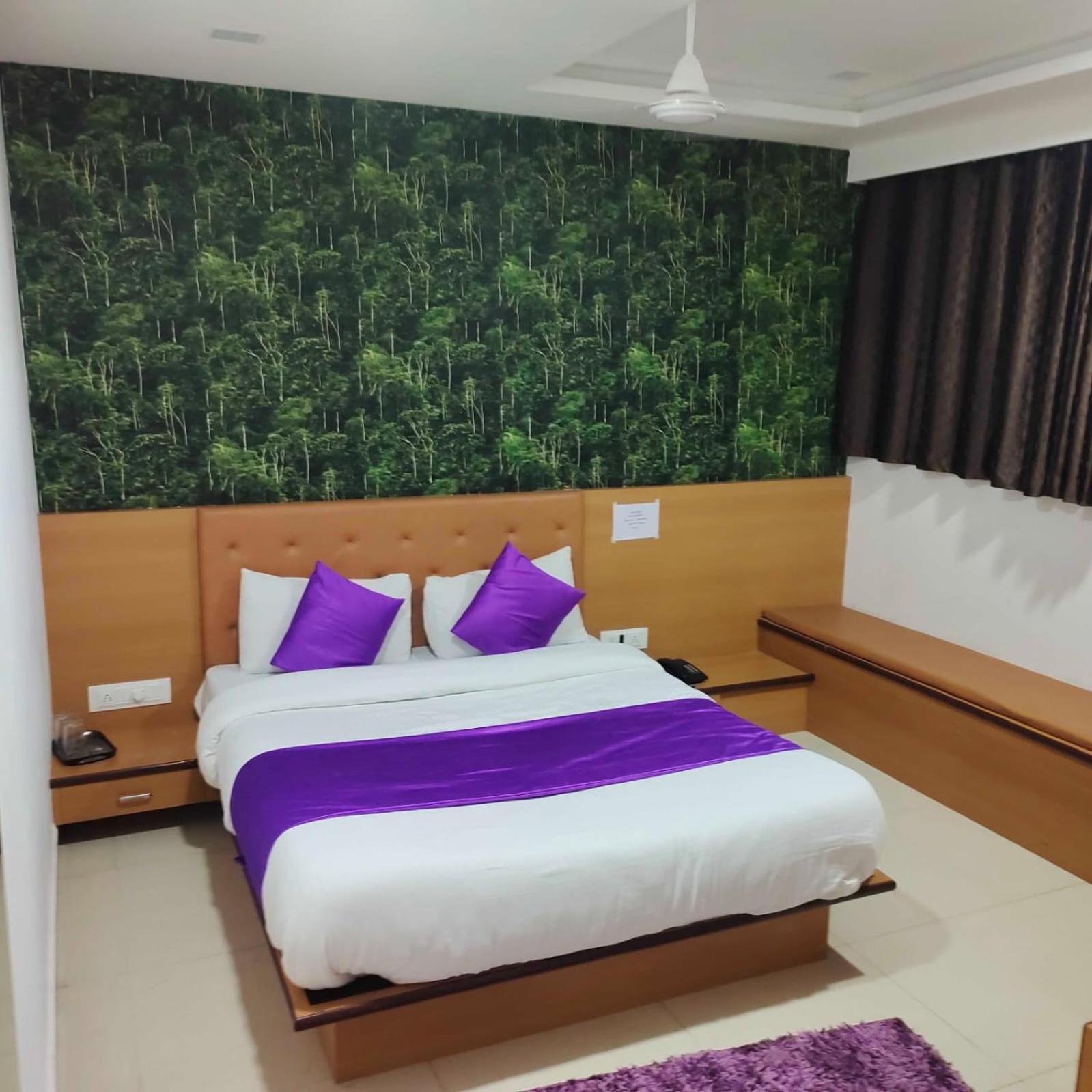 Hotel Globle Вадодара Экстерьер фото